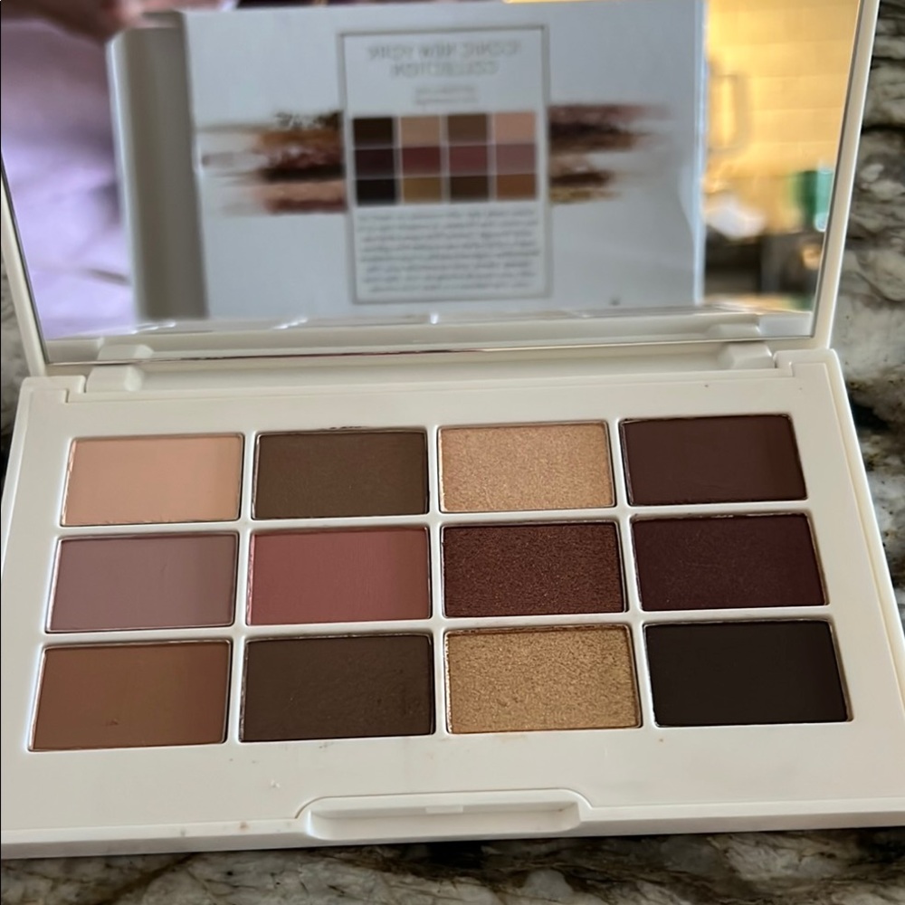 Laura Geller Cream and Brown Eyeshadow Palette Neutral Shades